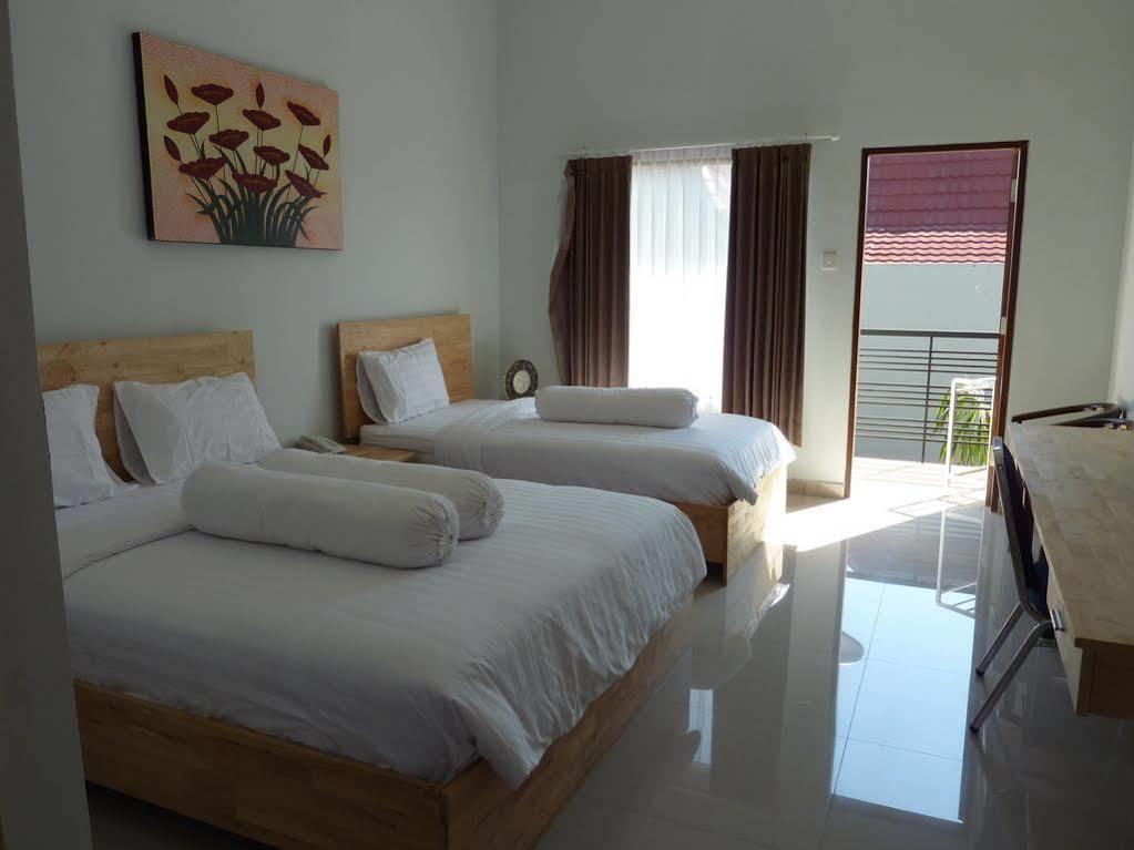 Exotic Komodo Hotel Лабуан-Бахо Экстерьер фото